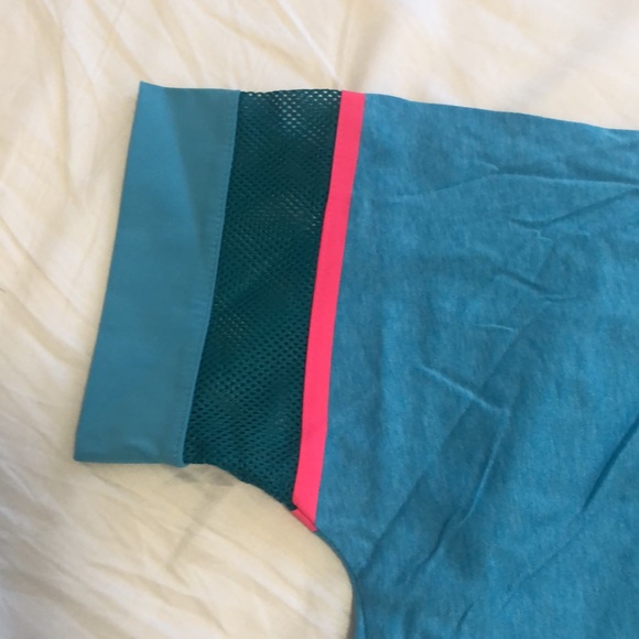 Top Nike - Picture 4 of 5